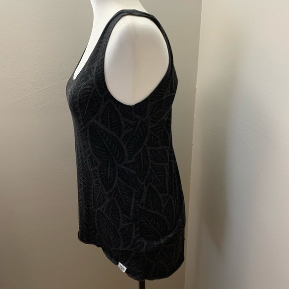 10 Tree | Grey Leaf Print Tank - Picture 5 of 6